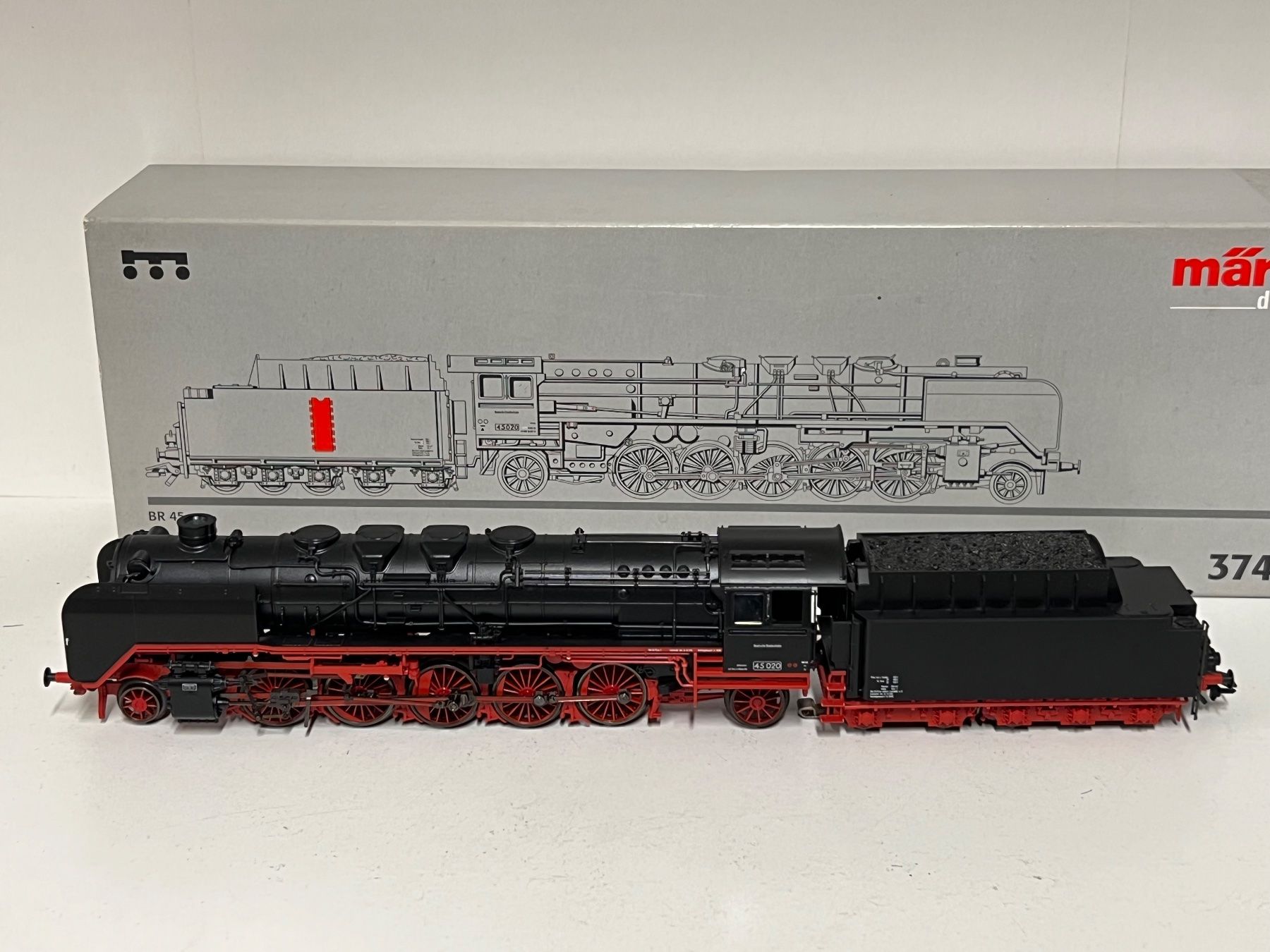 Märklin Modellini di ferrovie: Märklin  37450 BR 45 DB Digital – Nuovo (secondo la descrizione) da Neuenhof venduto da ludovicco 2