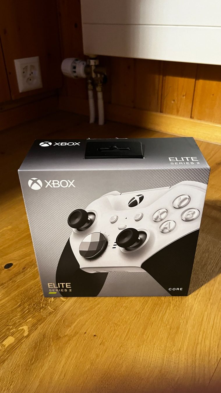 Microsoft Manettes: Xbox Elite Series 2 Weiss + Complete Component Pack -wie neu – Neuf (Voir description) à Emmetten par SleekPenguin 2