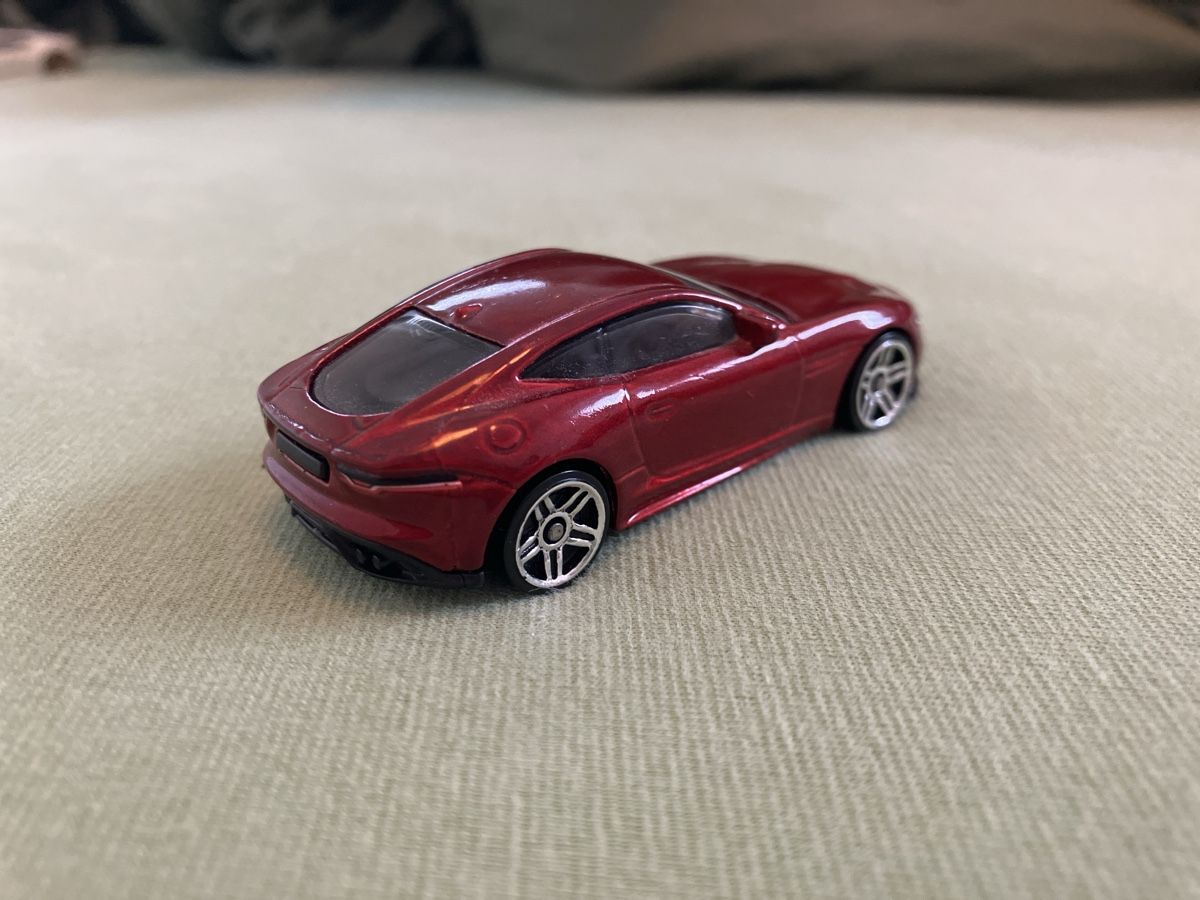 Hot Wheels Modellini d'auto: Hotwheels Jaguar F Type – Usato da Luzern venduto da tra_t8h7 1