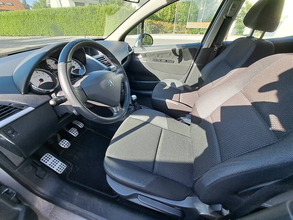 Automobili: Peugeot 207 1.6i 16V – Usato da Steffisburg venduto da 34-34 1