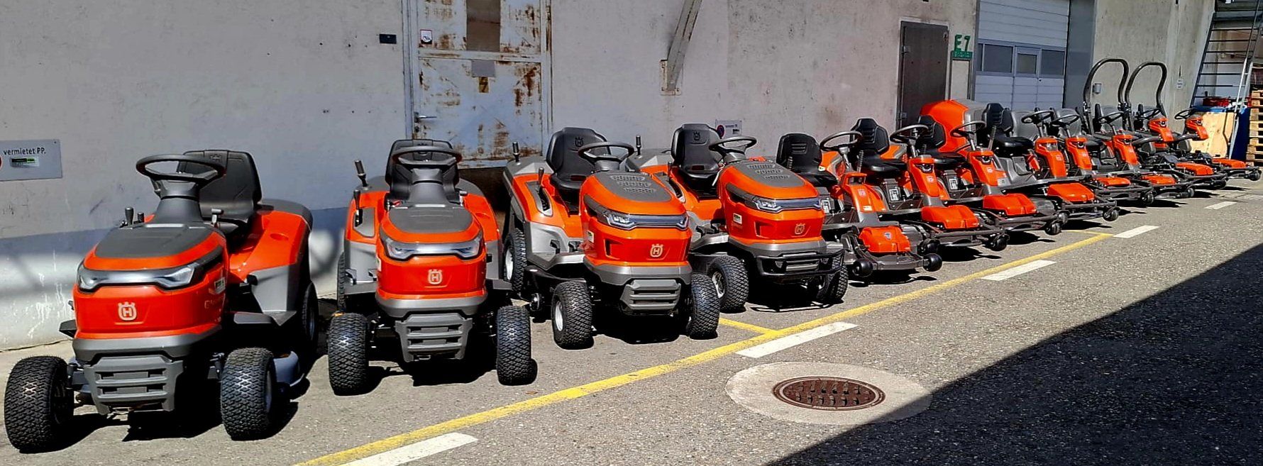 Husqvarna Tondeuses à gazon: Rasentraktor Husqvarna TC220T – Neuf avec emballage d'origine à St. Gallen par BGT02 6