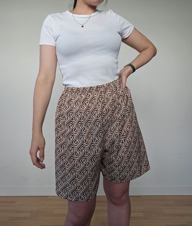 Luftige Sommershorts braun mit fancy Muster Gr. M neu