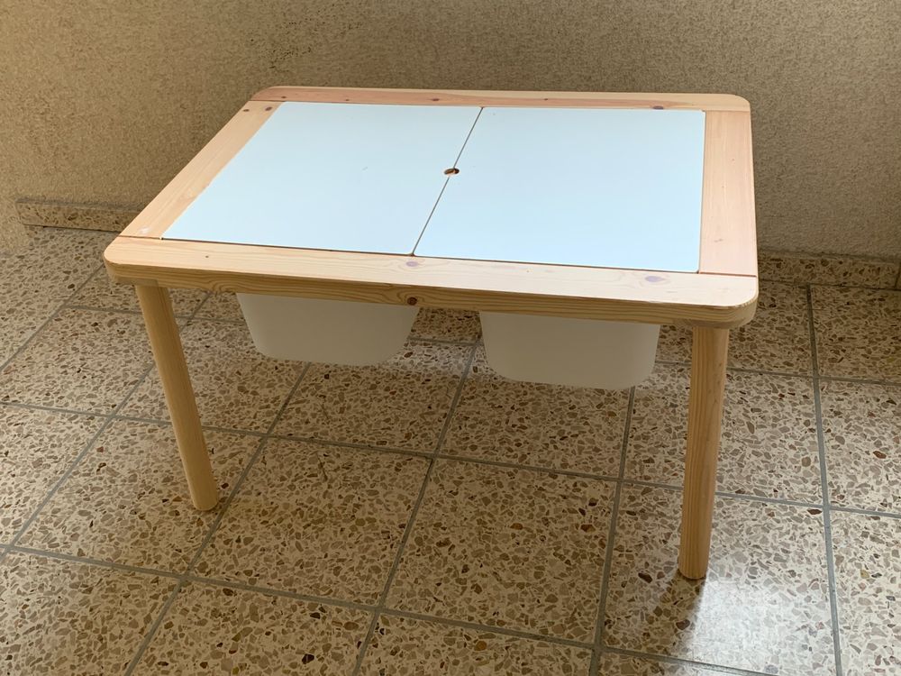 Kindertisch mit 2 Boxen und Hocker, Ikea FLISAT Kaufen auf Ricardo