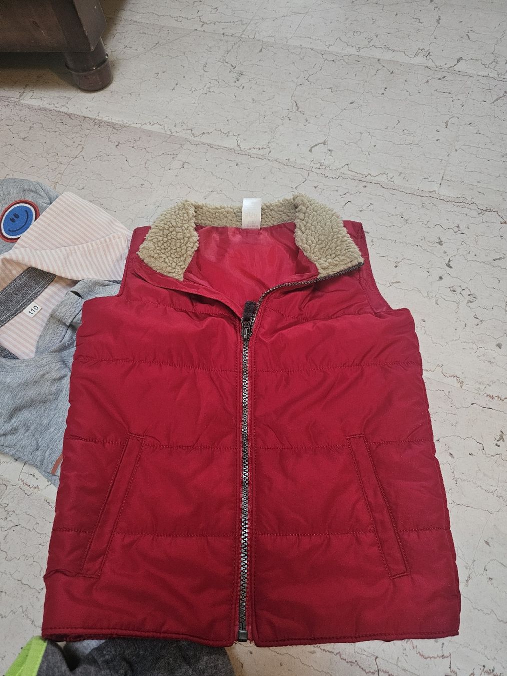 Lotti & Set di vestiti: Lot vêtements garçon 5 ans – Usato da Villeneuve VD venduto da ClarissaWyl 3