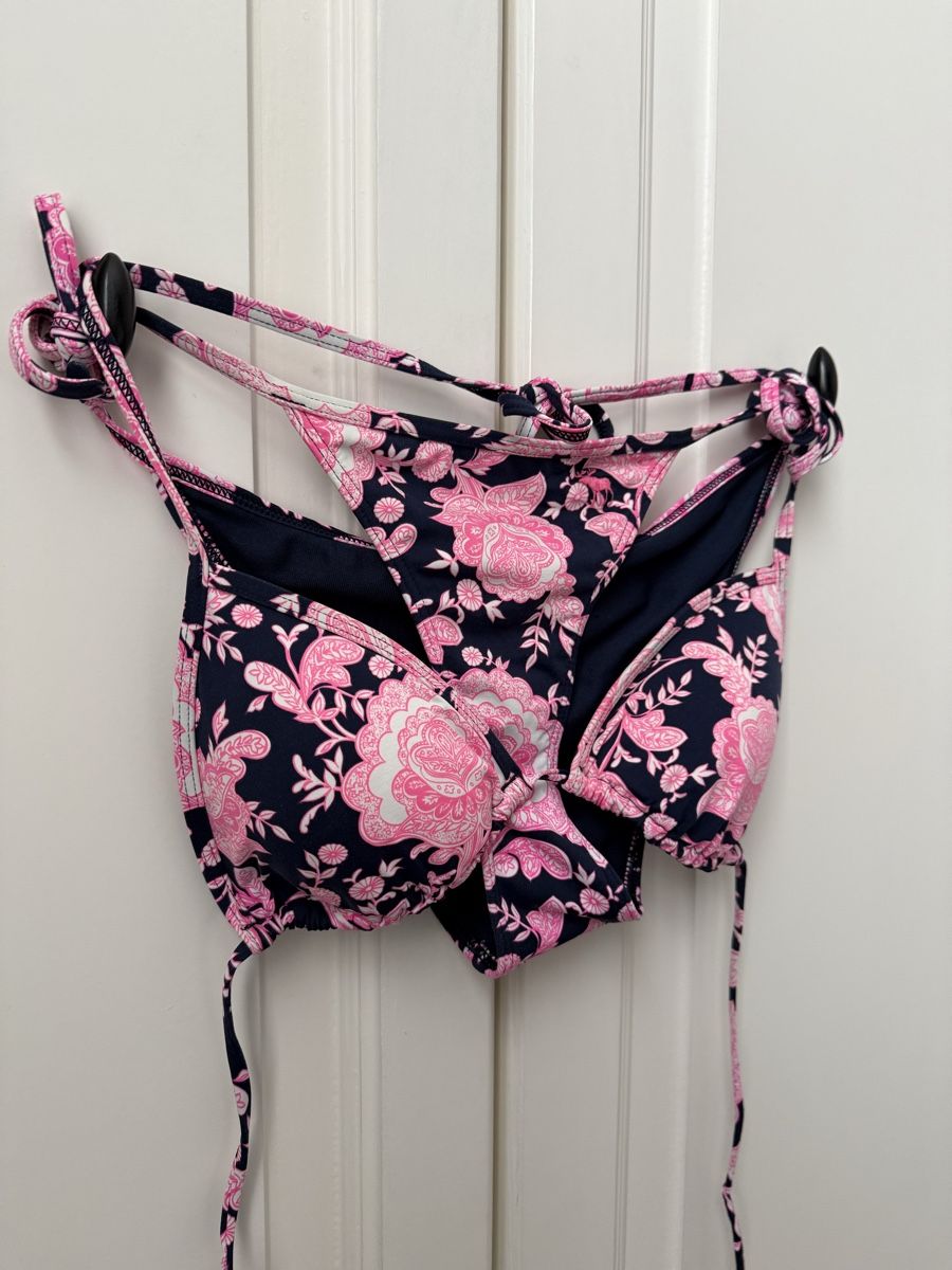 Abercrombie Badekleider & Bikinis: Abercrombie & Fitch triangle bikini NEW – Neu (gemäss Beschreibung) aus Zürich von eve_m2gr
