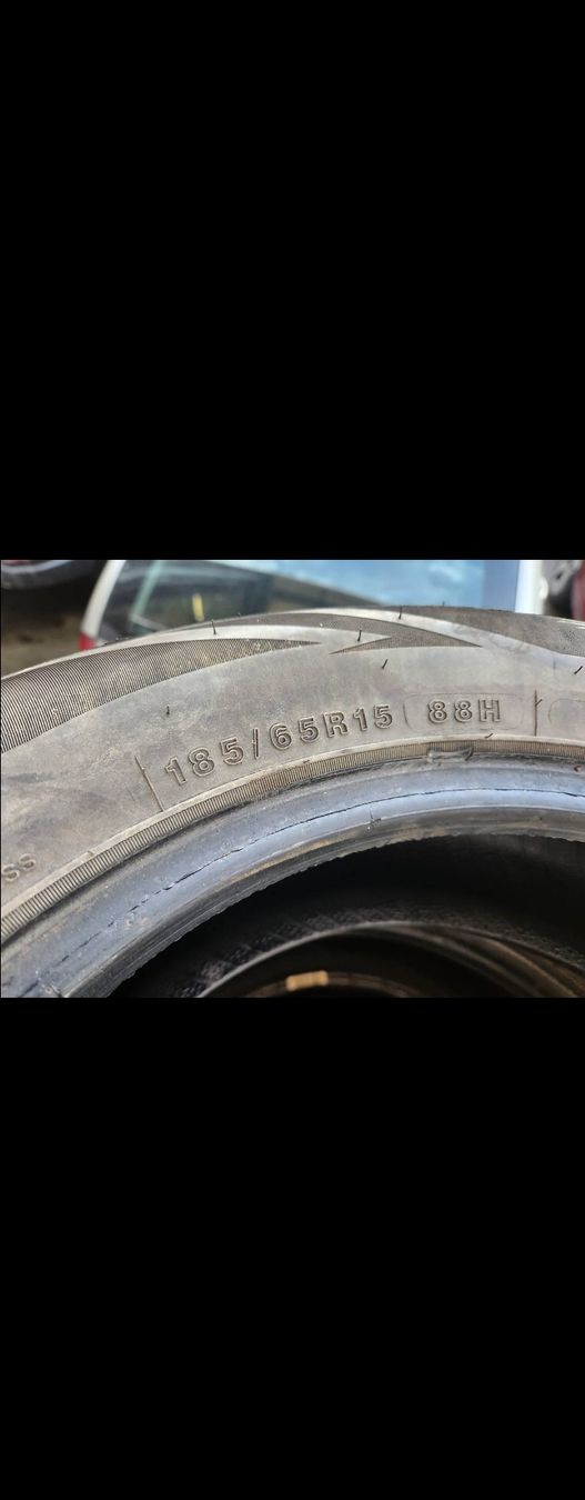 Pneumatici & Ruote complete: Allweterreifen 185 65 R15 – Usato da Biel/Bienne venduto da 300ccc 2