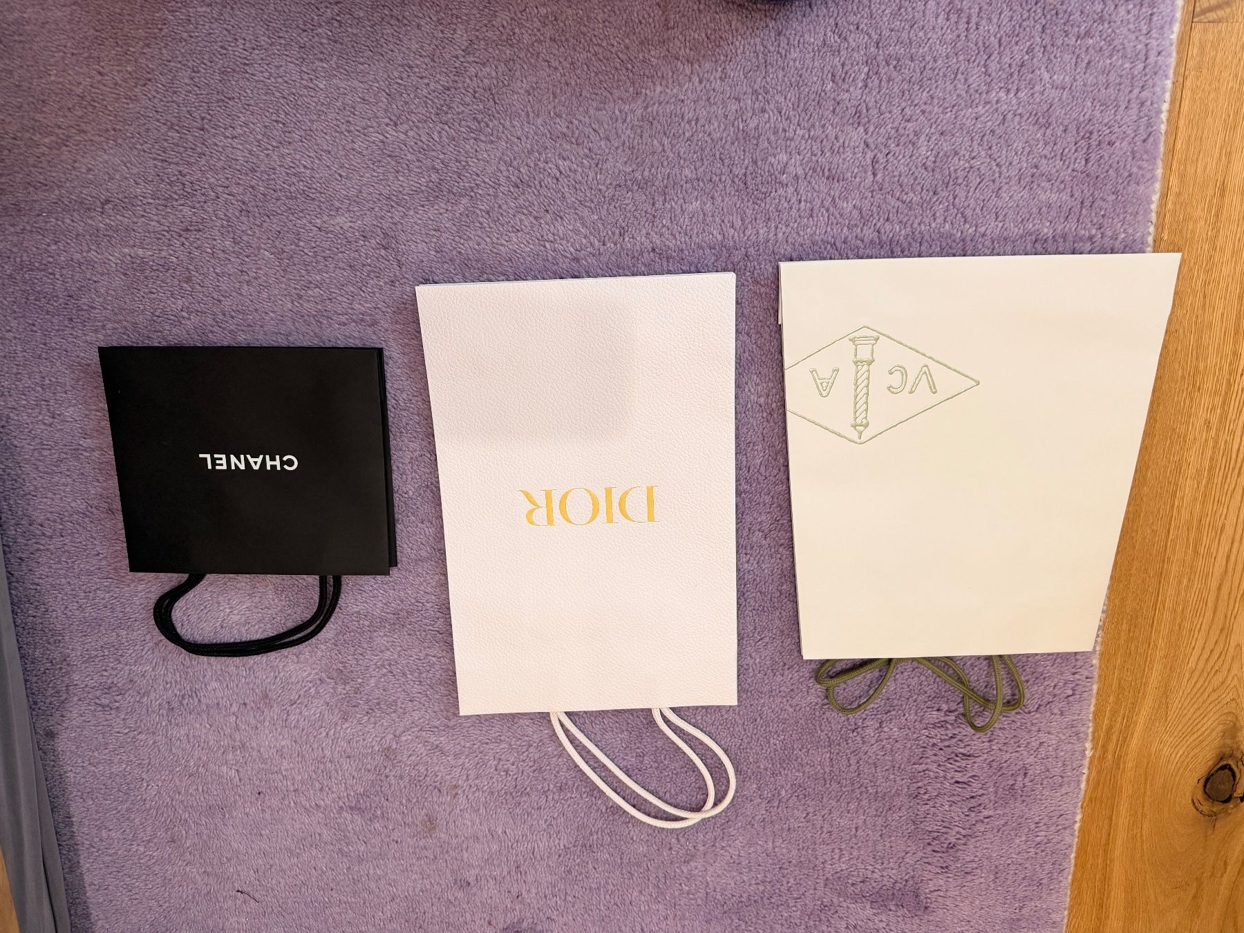 Dior Borse: Van Cleef & Arpels + CHANEL + Dior Shopping Bags – Nuovo e nell'imballaggio originale da Männedorf venduto da iza04 9