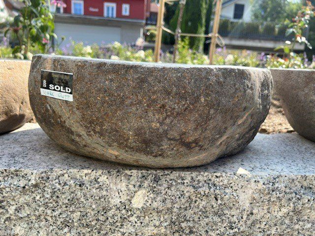 Spülbecken & Waschbecken: Brünneli aus Vulkanstein Nr. 2 – Neu (gemäss Beschreibung) aus Appenzell von Suche_Gut 1