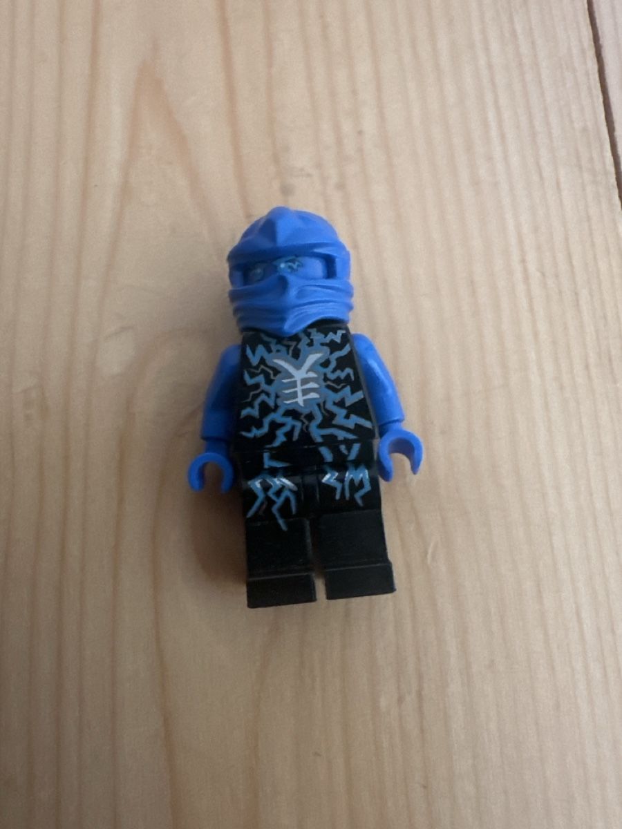 Lego Statuette: 3 Lego Ninjago Figuren gut erhalten – Usato da Bazenheid venduto da Merlotscha 1