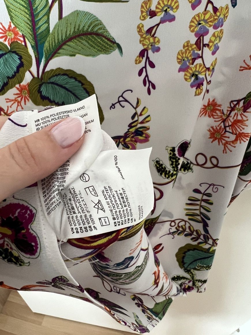 H&M Top: Top H&M Flowers EUR 36 – Nuovo (secondo la descrizione) da Horgen venduto da linuxrp 8