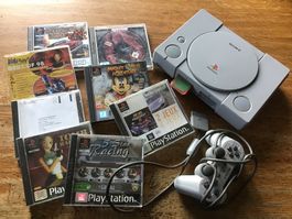 Sony PlayStation + 6 jeux + memory card + contrôler