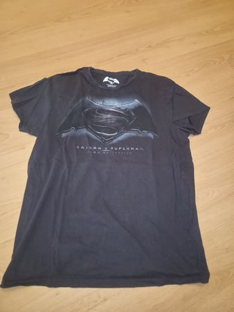 Batman vs Superman T-Shirt, Grösse L, Top Zustand!
