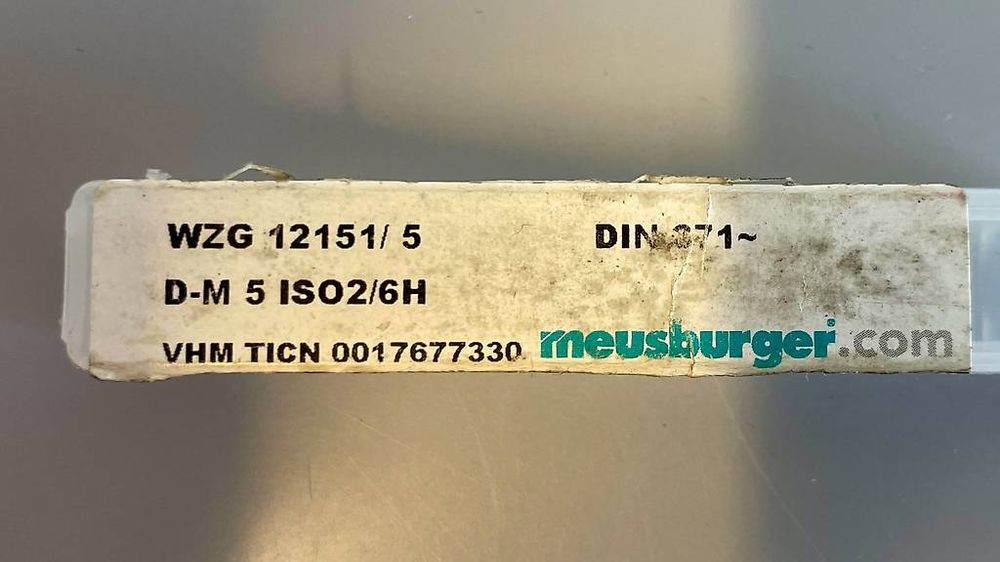 Tous les outils: HM Maschinen Gewindebohrer M4 - M16 mit HM Kernlochbohrer – D'occasion à Utzenstorf par Biker3427 2