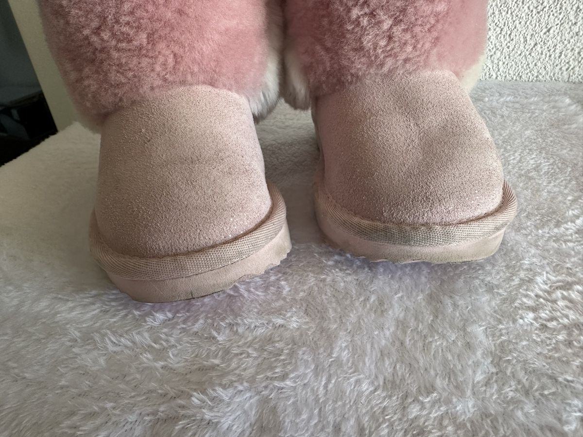 Ugg Scarpe per ragazze: UGG Boots Classic Short Patchwork Fluff Grösse 25 rosa🎀 – Usato da Safenwil venduto da Whoopie1 7