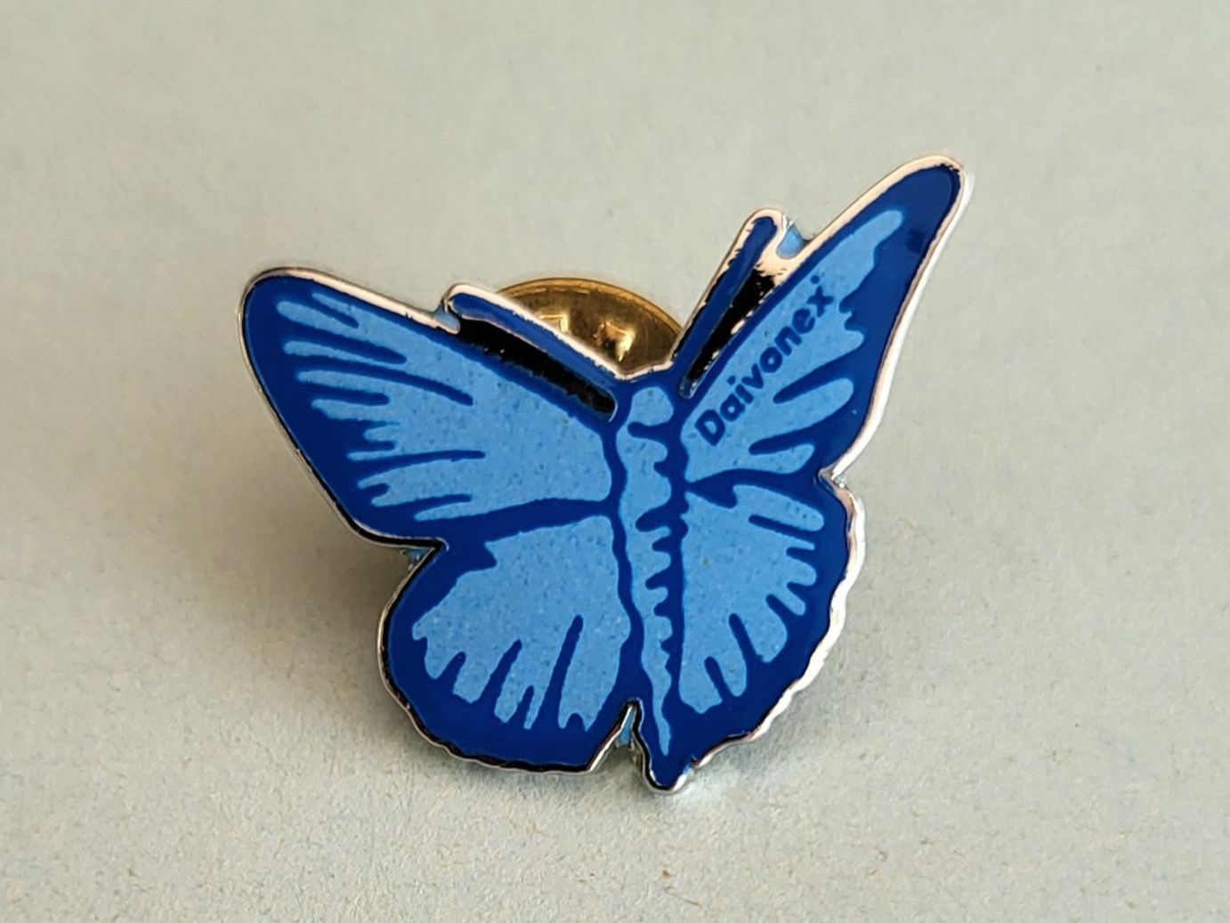 Plaquettes & Badges: Pin Farfalla – D'occasion à Castione par Rx-stamps