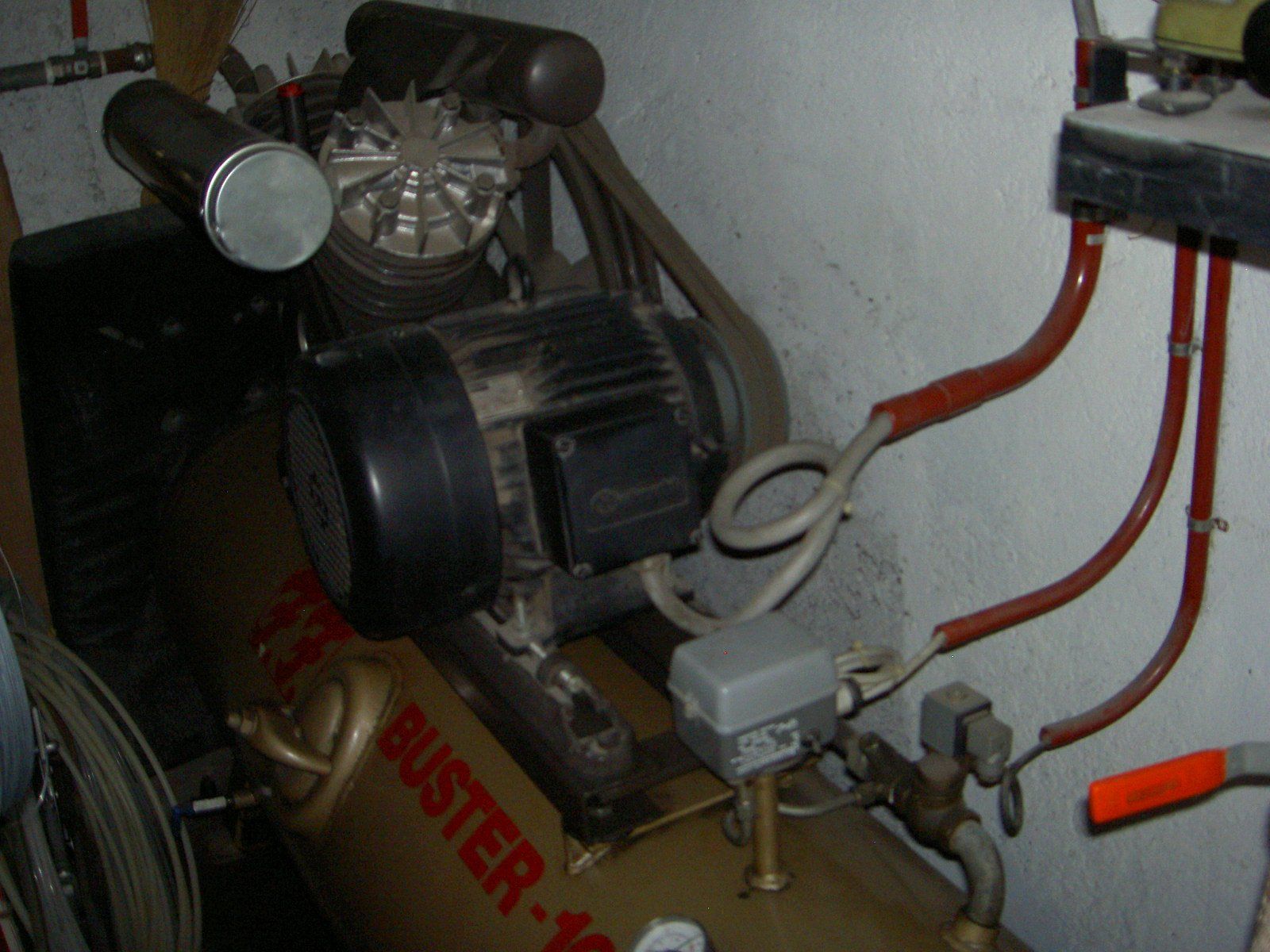 Compressori: Starker Kompressor "Air Buster-100" mit 2 Zylinder – Usato da Suhr venduto da Bondi4 3