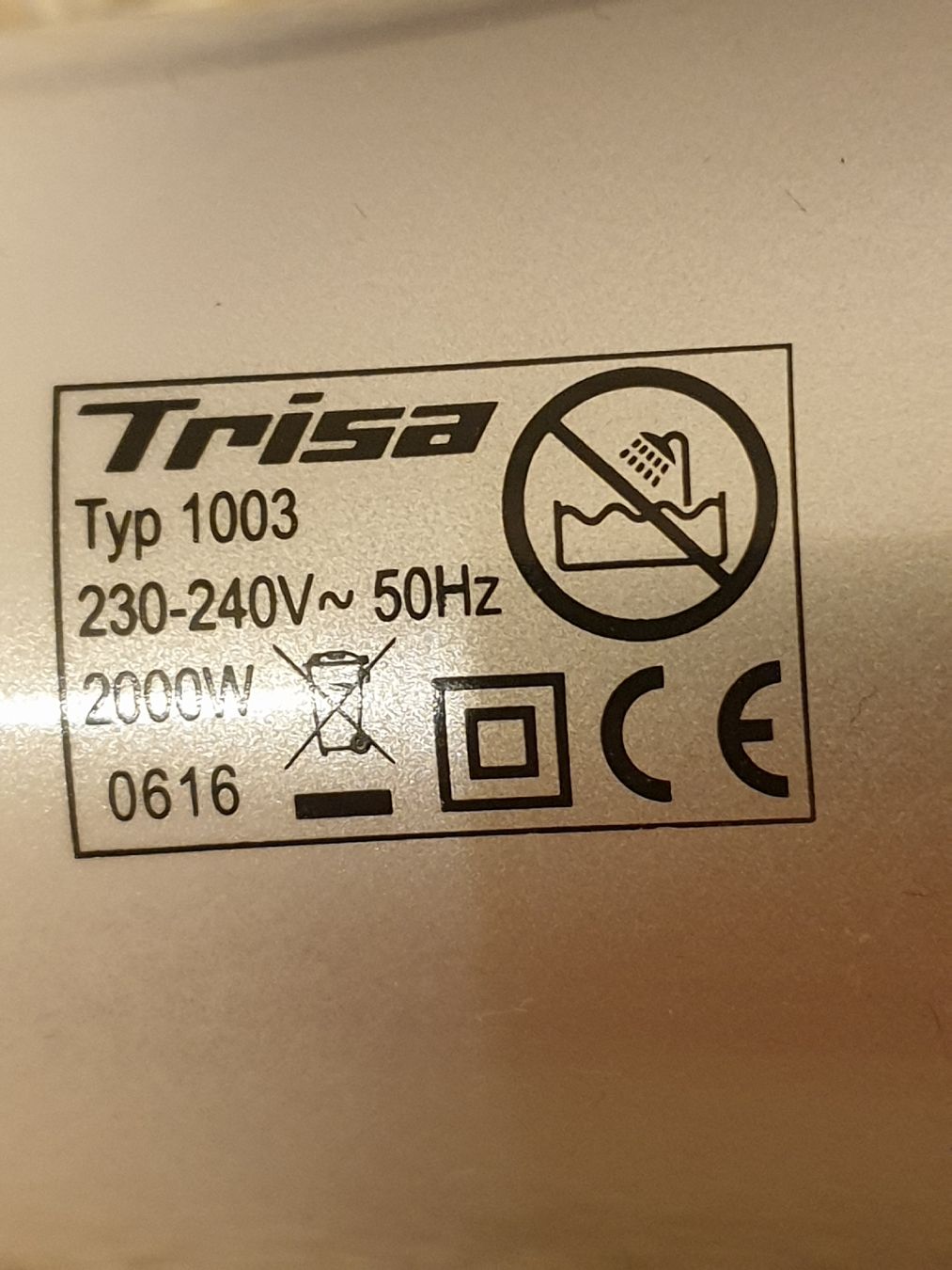 Trisa Asciugacapelli: Sèche-cheveux Trisa Ion Protect 2000 Typ 1003  – Usato da Neuchâtel venduto da Verenas12 3