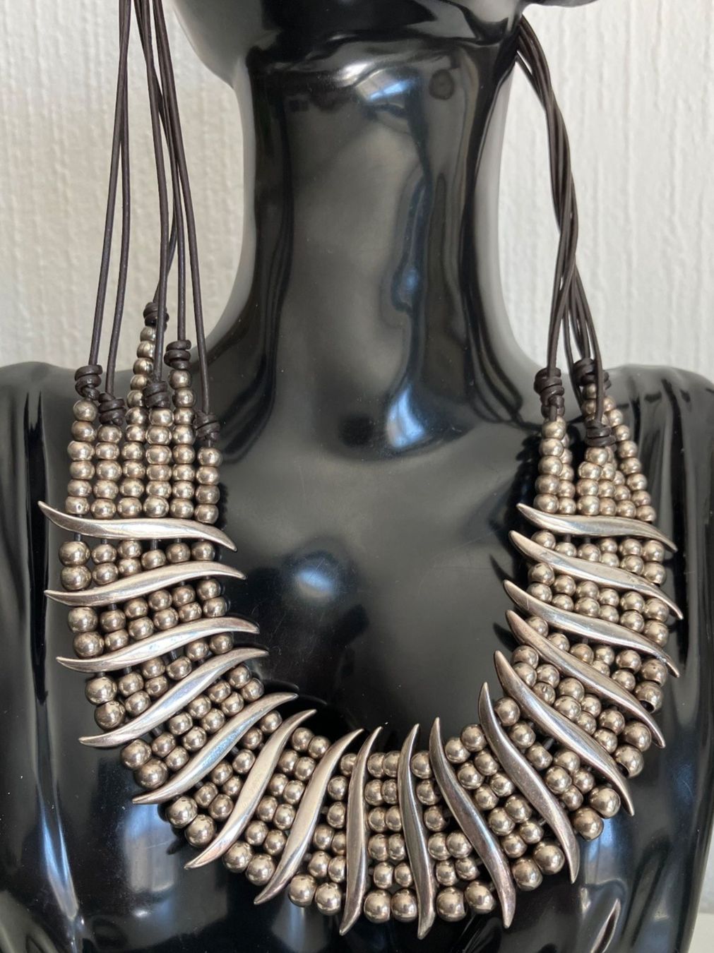 Catenine: Collier  Plastron Marque  CICLON Made In Espagne – Usato da Peseux venduto da CharmeCommerce