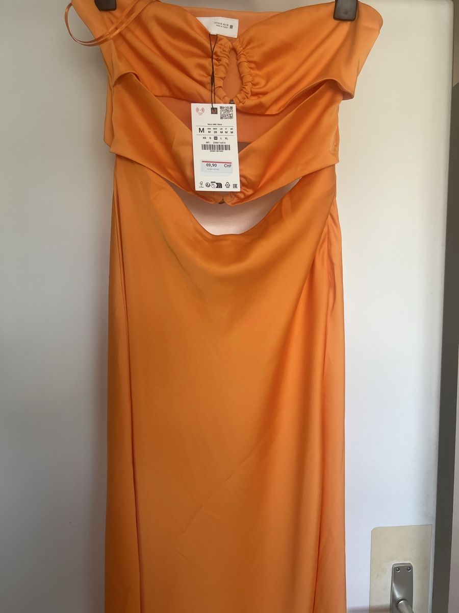 Zara Kleider: Très belle robe orange  – Neu und originalverpackt aus Moudon von cin_6rxj