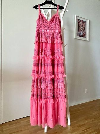 Robe de cocktail Needle & Thread maxi, Neuve, taille 38