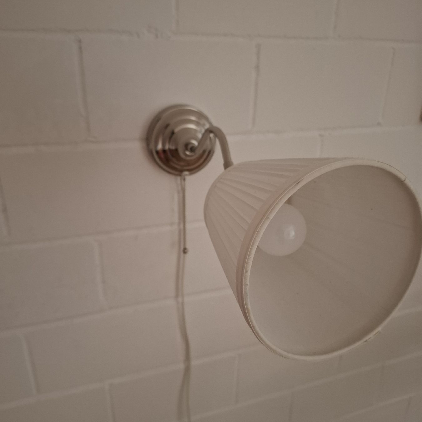 Ikea Lampen: Stilvolle Wandleuchte mit Zugschalter – Gebraucht aus Windisch von Karing 3