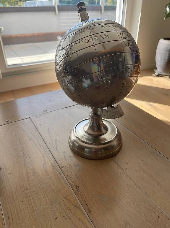Altro in Decorazioni & Accessori: Globe terrestre de décoration ? Argent – Usato da Epalinges venduto da RChristina 1