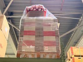 Posten mit Kartons auf 1 Palette (Lot 518) 8108 Dällikon