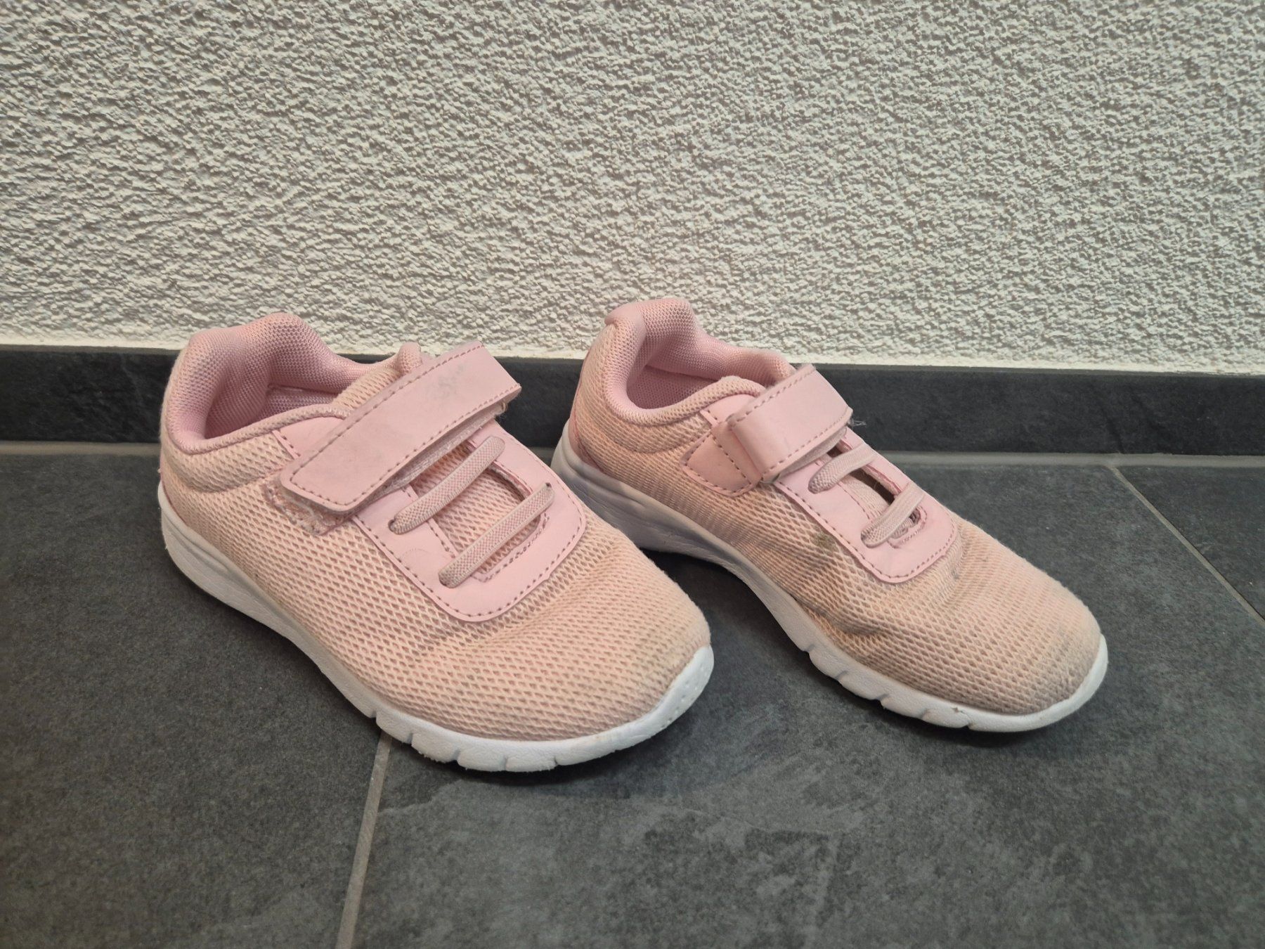 Scarpe per ragazze: Sneaker von Migros, Gr. 29 – Usato da Basel venduto da Misoppe