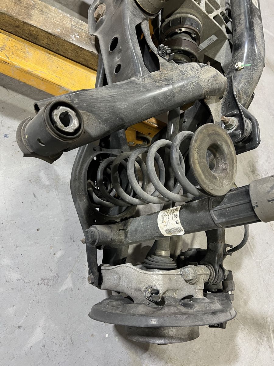 VW Tutti pezzi di ricambio auto: VW T-Roc Hinterachse Verteilergetriebe mit Differenzial – Usato da Dietikon venduto da burak_taci 5
