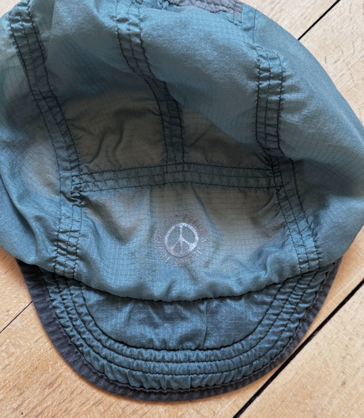 Copricapi, berretti & cappellini: Satisfy Technology and Peace Silence Cap Nike ON – Usato da Zürich venduto da ser_lg25 1