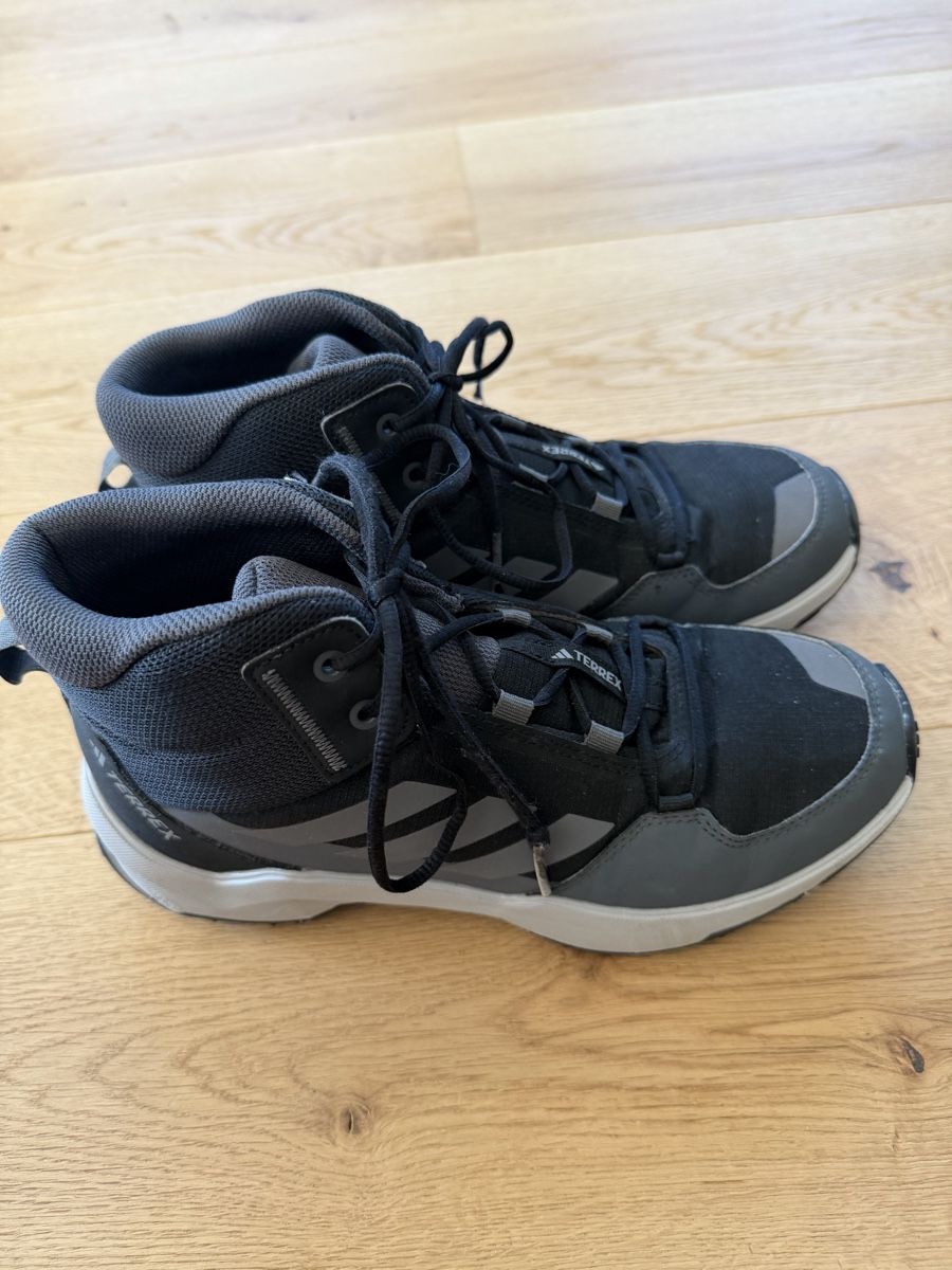 Chaussures hommes: adidas TERREX Wanderschuhe, Grösse 38  – D'occasion à Uetikon am See par chr_r22y