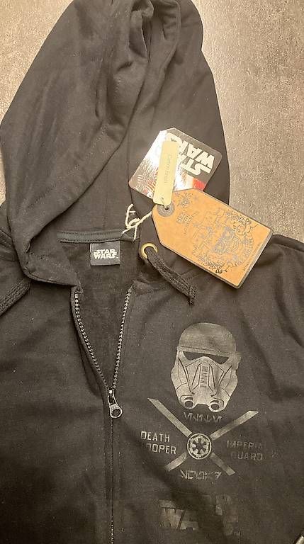 Giacche: Neue Star Wars Kapuzen Jacke Gr.S – Usato da Zürich venduto da Zueriost 1