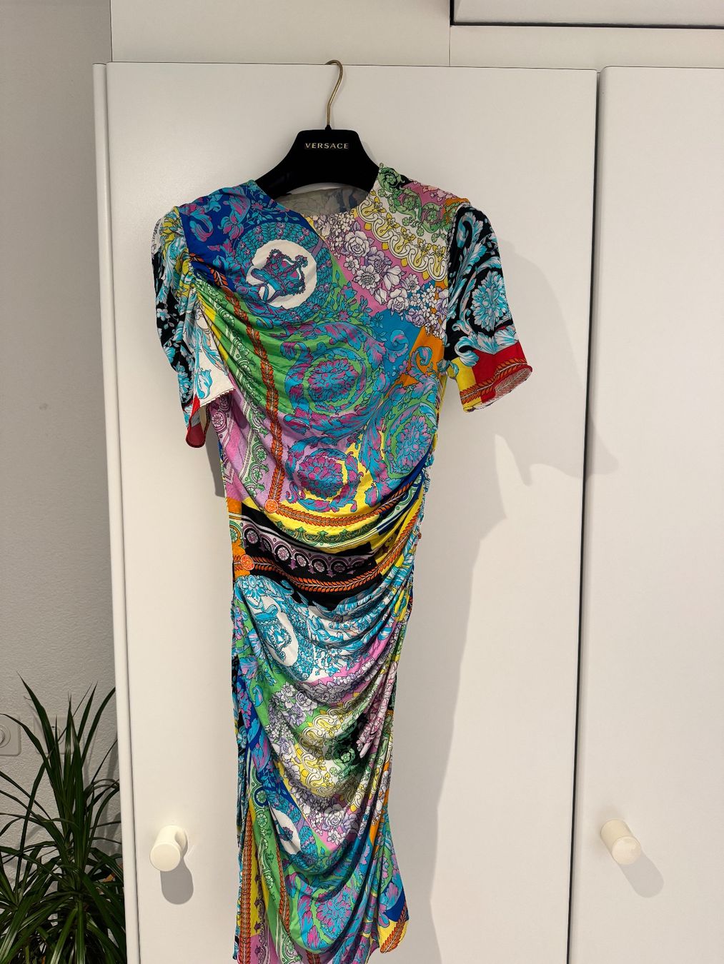 Versace Vestiti: Robe Versace parfaite pour soirée, vacances, été – Usato da Territet venduto da Mon_vide_dressing 2