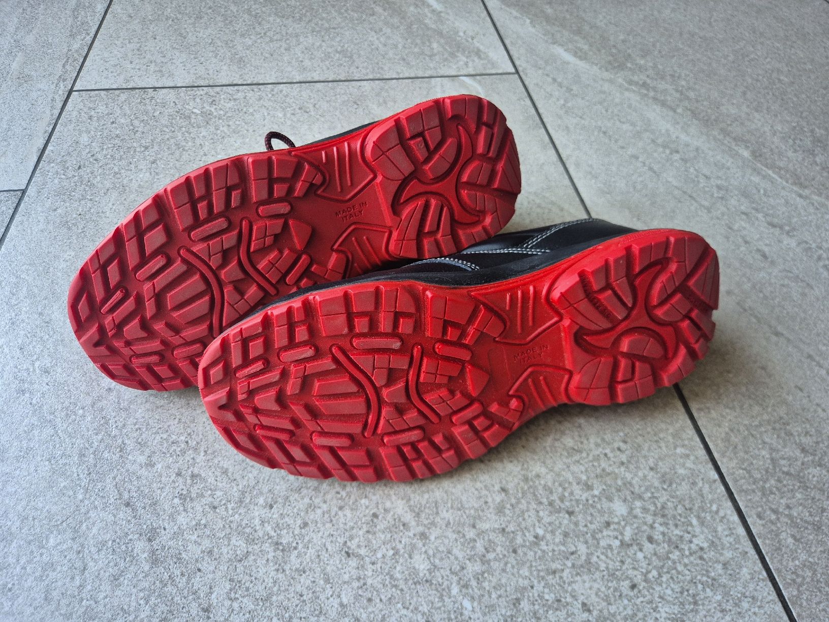 Herrenschuhe: Arbeitsschuhe schwarz/rot Grösse EU 39 neu – Neu (gemäss Beschreibung) aus Frauenfeld von Dragonheart 3
