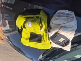 Ergobaby grün neuwertig plus Babyeinsatz und Tasche K18