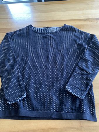 Modischer Pullover, Gr. 34, gepunktet
