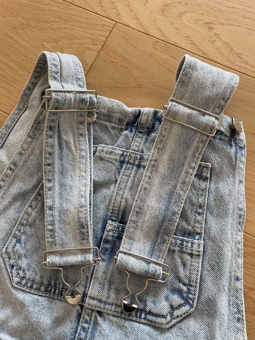 Stradivarius Pantalons: Latzhose kurz - hellblau – D'occasion à Eschenbach LU par B.L.R 4