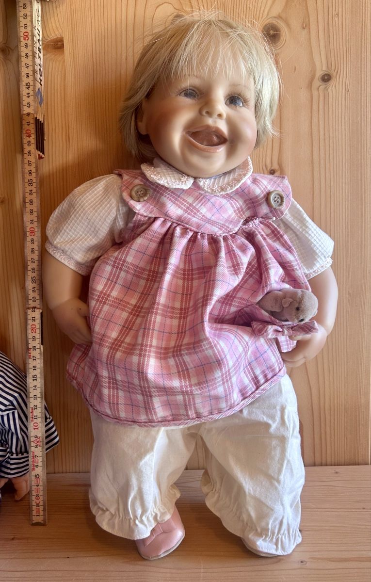 Bambole: Lachpuppe, Sammlerpuppe, ca. 55cm gross. – Nuovo (secondo la descrizione) da Gais venduto da FidelCastro2 2