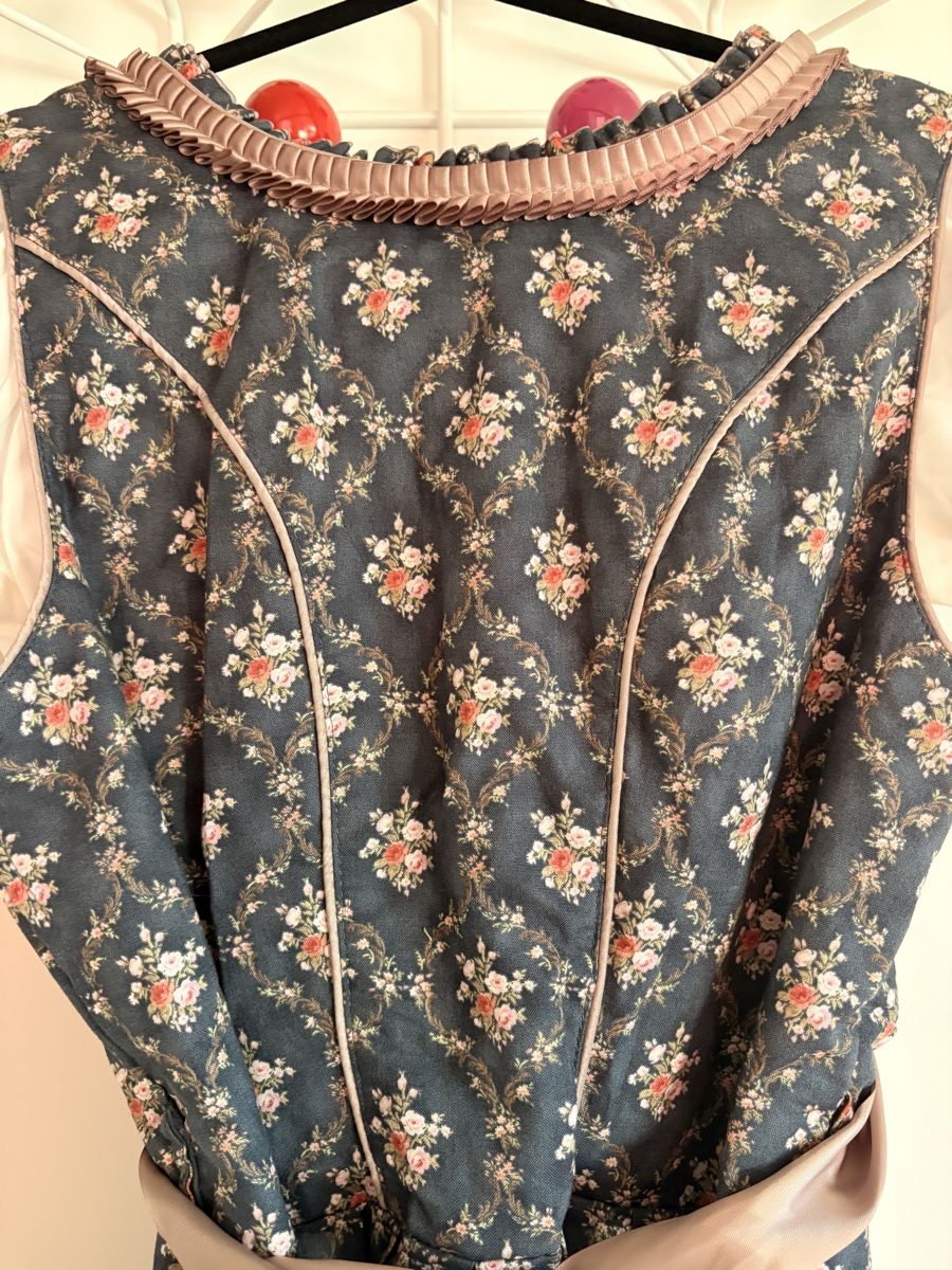 Costumi: Dirndl - Dirndlalm - Gr 38 – Usato da Zürich venduto da nin_n7p7 6