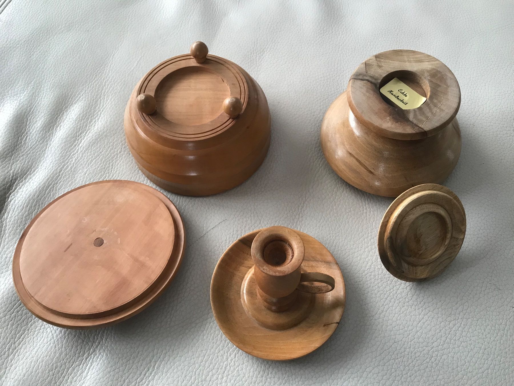 Toutes les décorations: Holz-Set: Dose, Schale mit Deckel und Kerzenständer – D'occasion à Hittnau par Noppi 2
