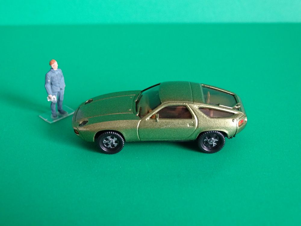 Miniature Porsche 928 Au 1/87 - Herpa Made In Germany - Neuf