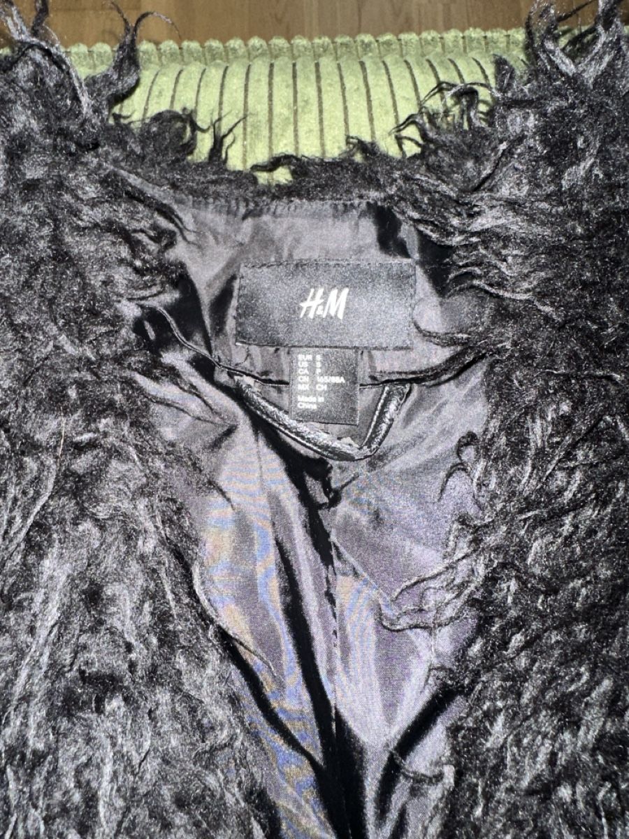 H&M Gilets & Westen: fellgilet (S) – Gebraucht aus Freidorf TG von driftingforthrifting 2