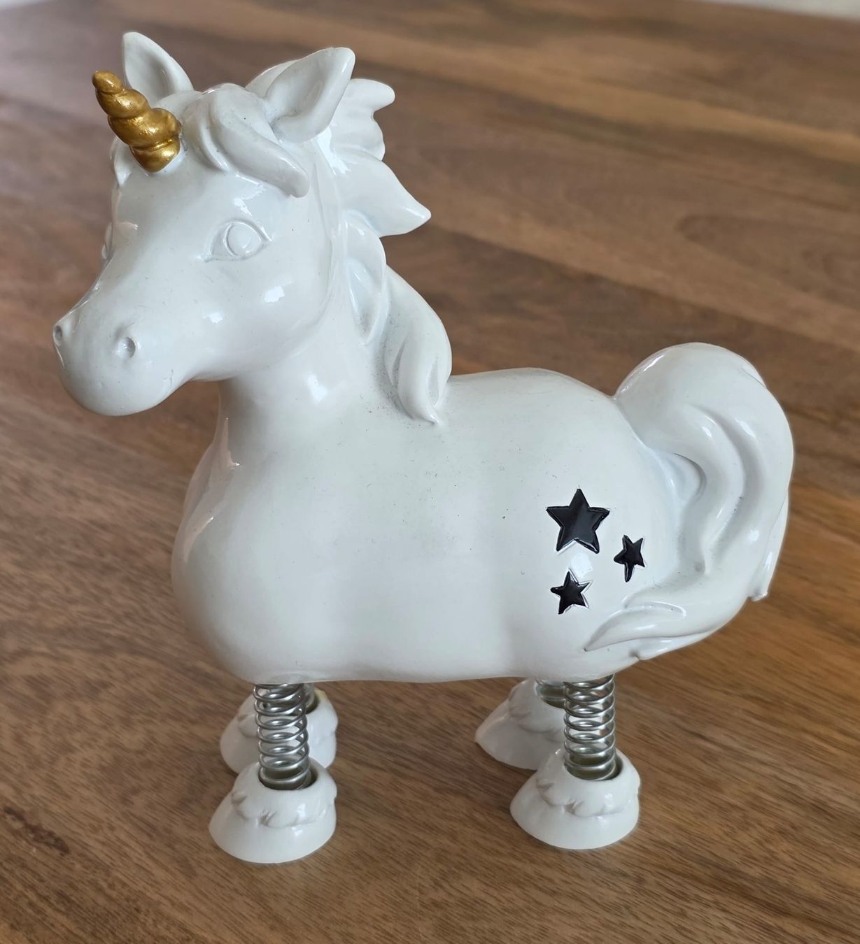Tirelires: Spardose Einhorn Keramik mit Federn  – D'occasion à Rheinsulz par Dred