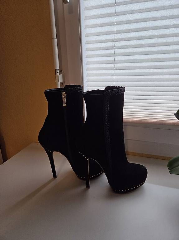 Damenschuhe: High heel Stiefeletten – Gebraucht aus Boniswil von san_hv7v 3