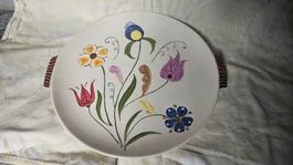Piatto con manici fiorato dipinto a mano (1961)