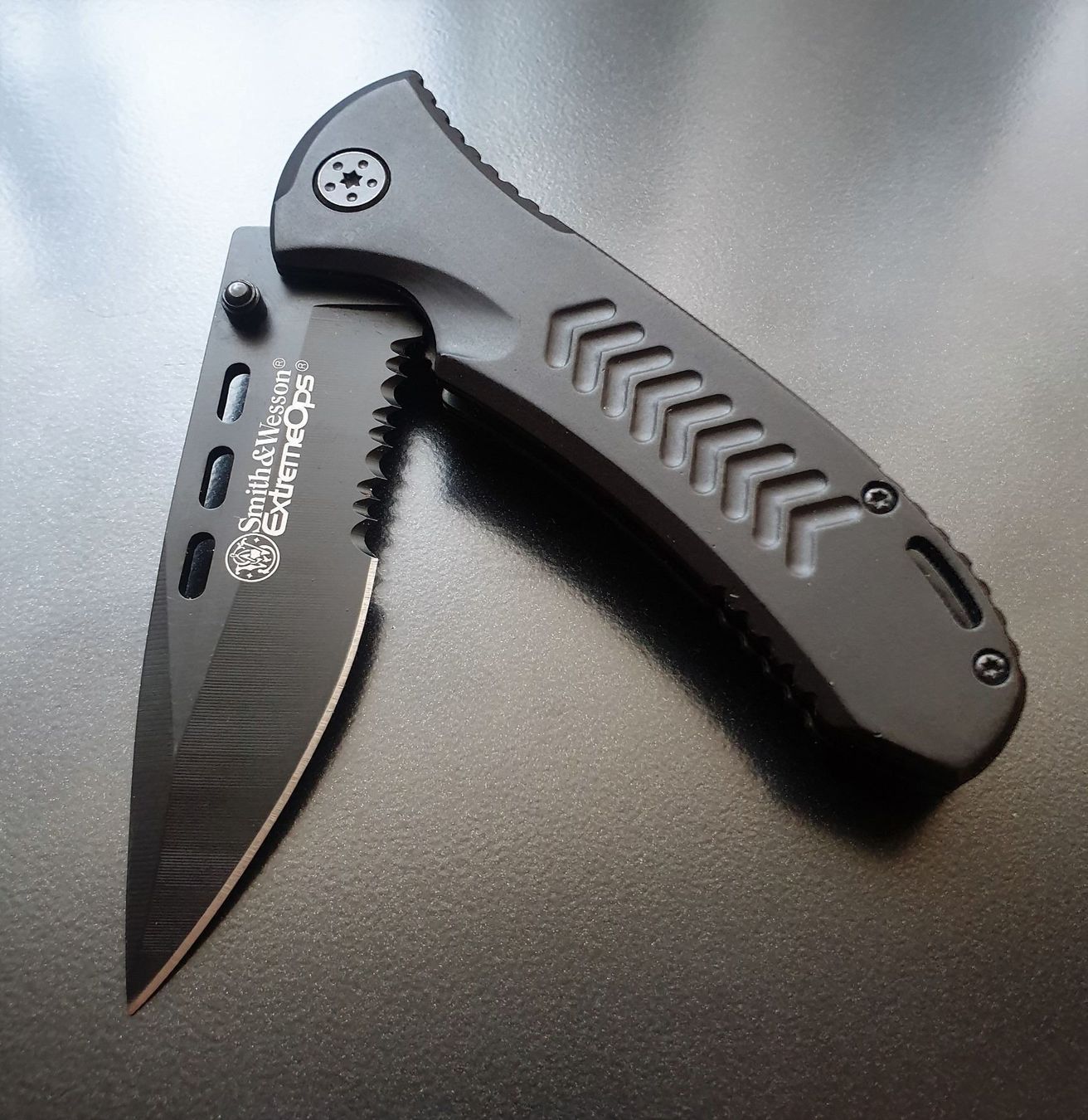 Ausrüstung & Ersatzteile: Taschenmesser Smith&Wesson Extreme Ops – Neu und originalverpackt aus Oberbuchsiten von Level-4 5