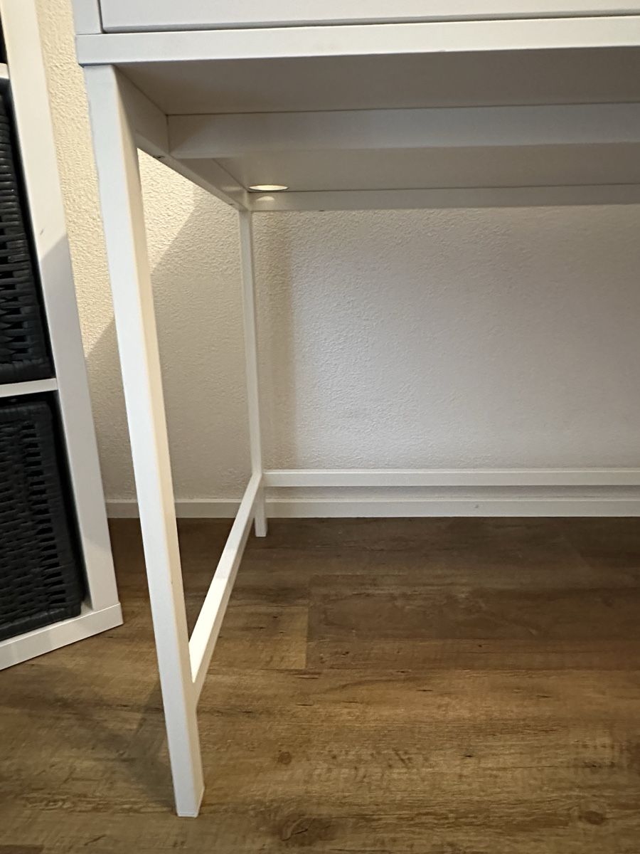 Scrivanie: Schreibtisch weiss mit 2 Schubladen – Usato da Morschach venduto da Butterbrot9000 3