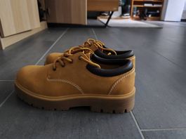 Herren Schuh auf Timberlands angelegt 43
