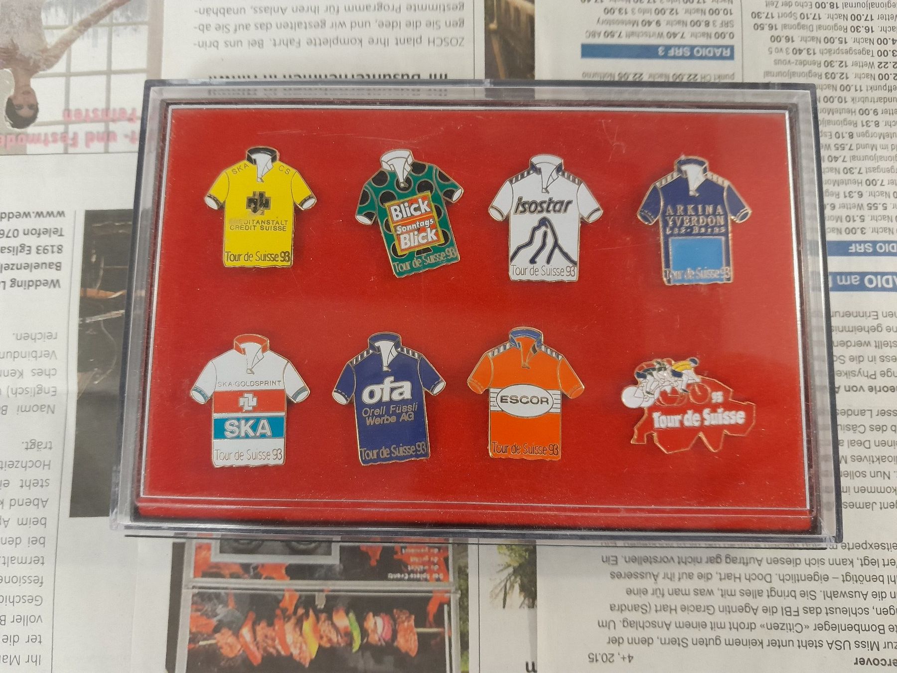 Swiss Placchette & Badge: Tour de Suisse Pin Set – Usato da Rüti ZH venduto da Alemanni
