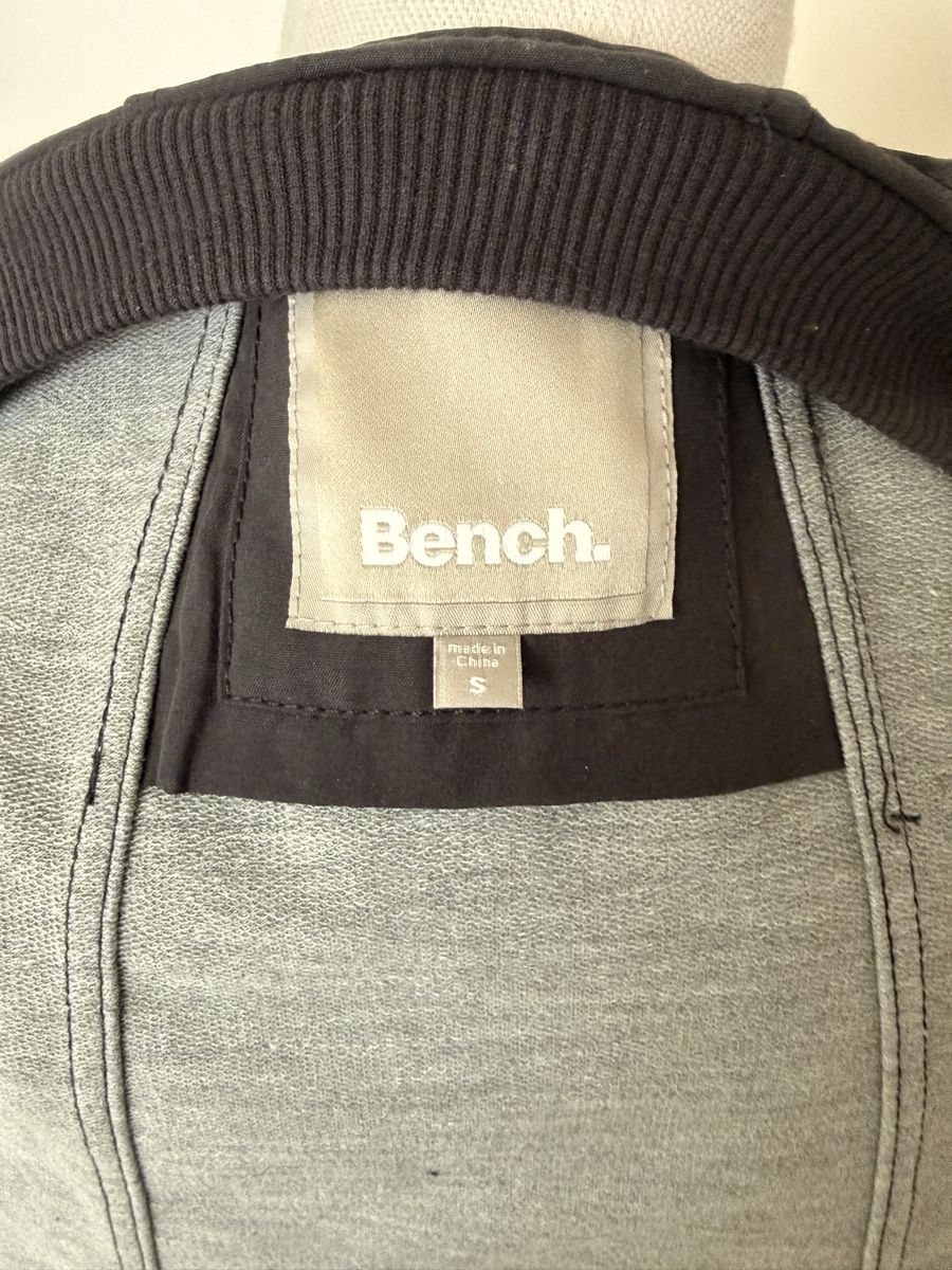 Bench Giacche: Bench Jacke schwarz Gr. S – Nuovo (secondo la descrizione) da Neerach venduto da lar_tkp2 2
